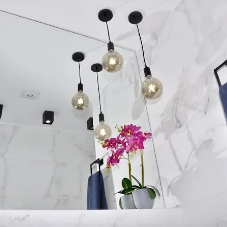 Belle Mar Modern Centre Of *